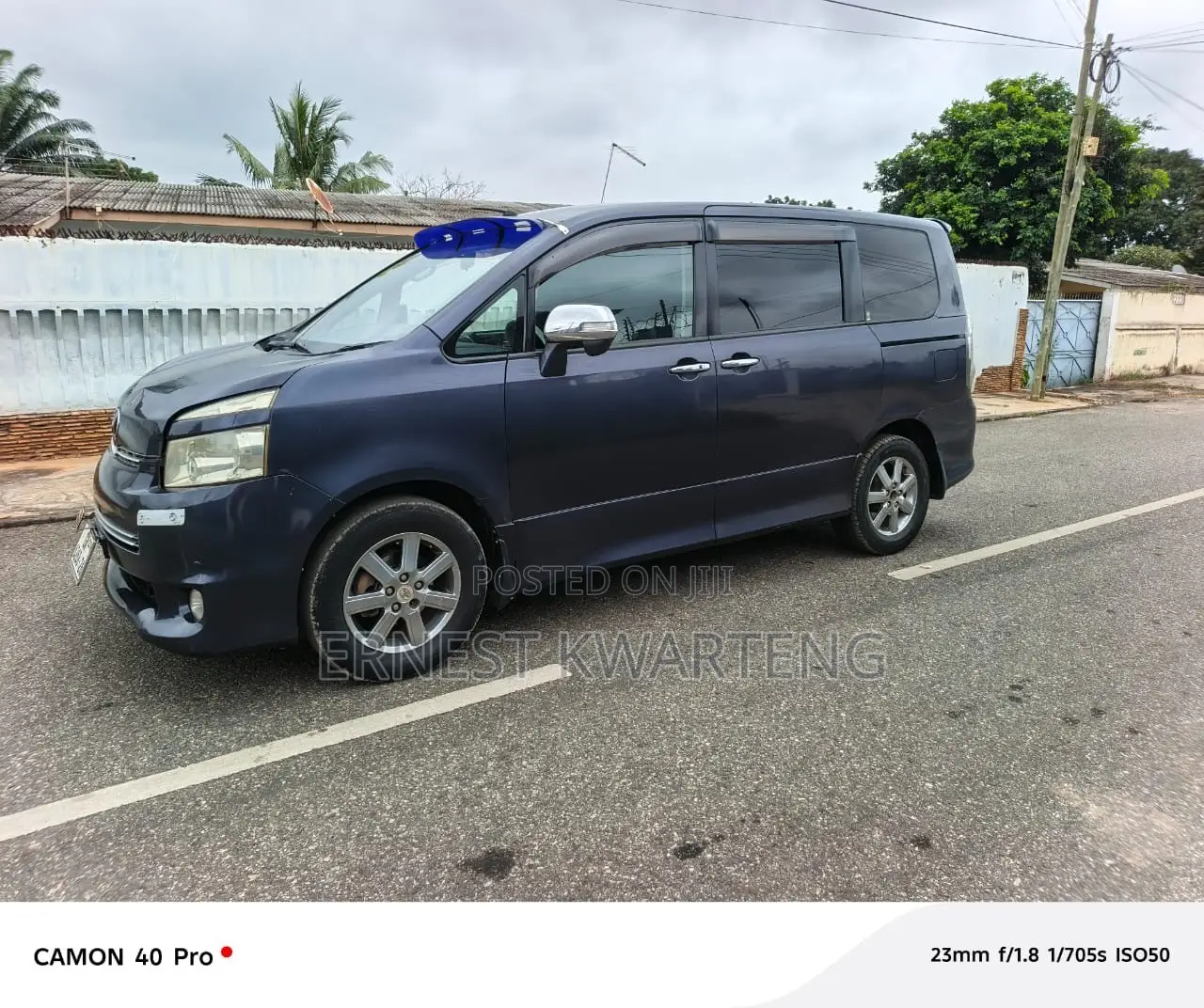 Toyota Voxy 2013 Silver