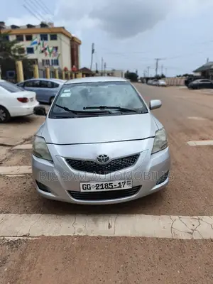 Toyota Yaris 2010 Silver