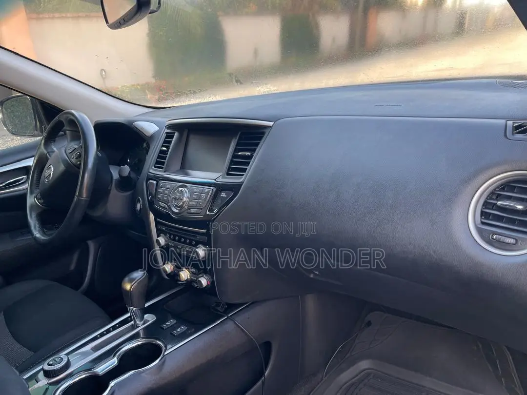 Nissan Pathfinder SV 4dr 4x4 (3.5L 6cyl) 2017 Silver