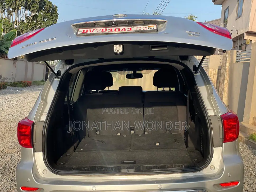 Nissan Pathfinder SV 4dr 4x4 (3.5L 6cyl) 2017 Silver