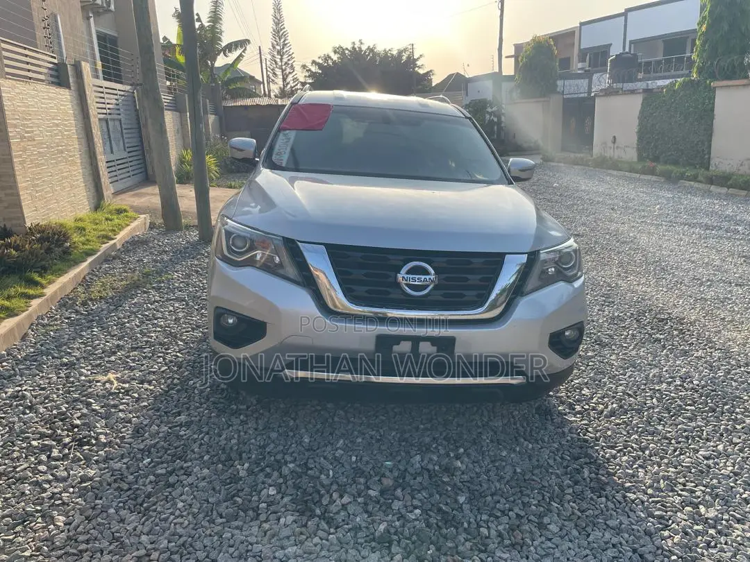 Nissan Pathfinder SV 4dr 4x4 (3.5L 6cyl) 2017 Silver