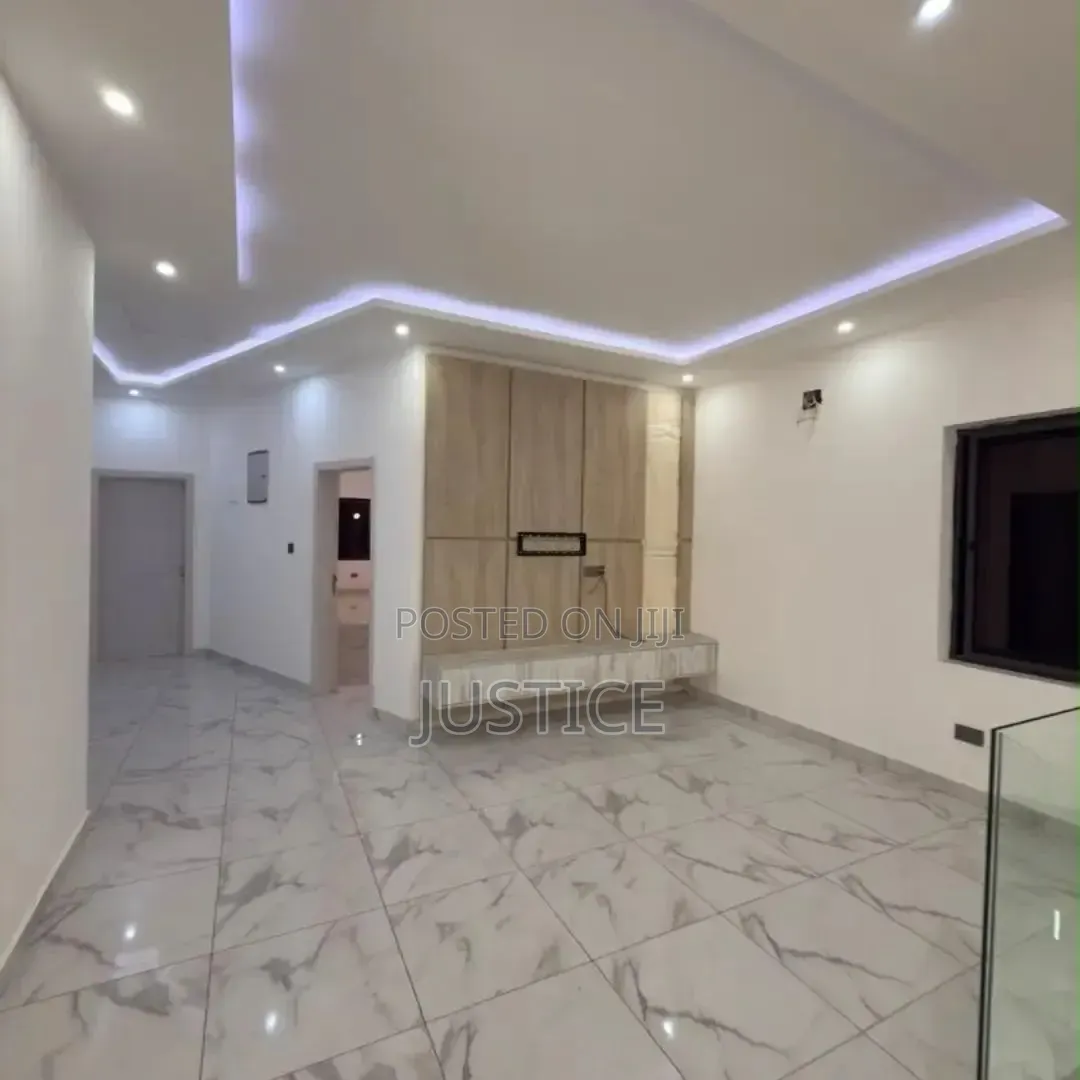 4bdrm House in Ashaley Botwe, School Junction for rent