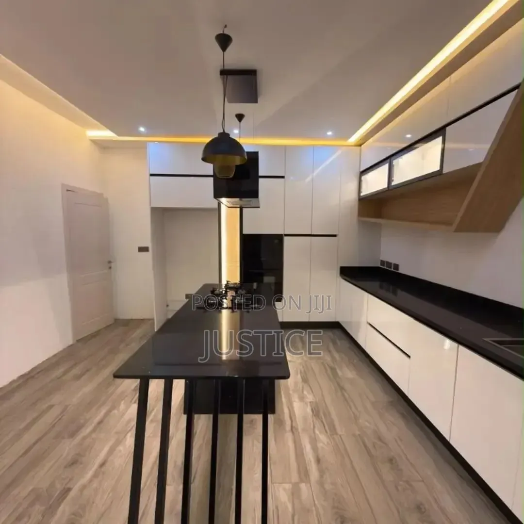 4bdrm House in Ashaley Botwe, School Junction for rent