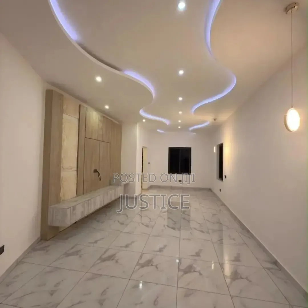 4bdrm House in Ashaley Botwe, School Junction for rent