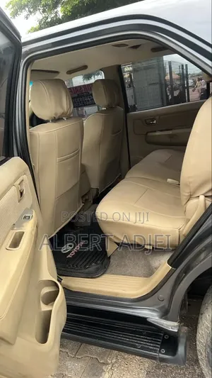 Toyota Fortuner 2011 Gray
