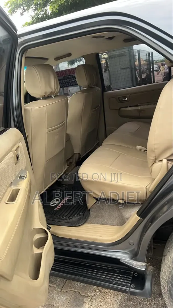 Toyota Fortuner 2011 Gray