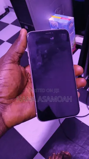Apple iPhone XR 64 GB White