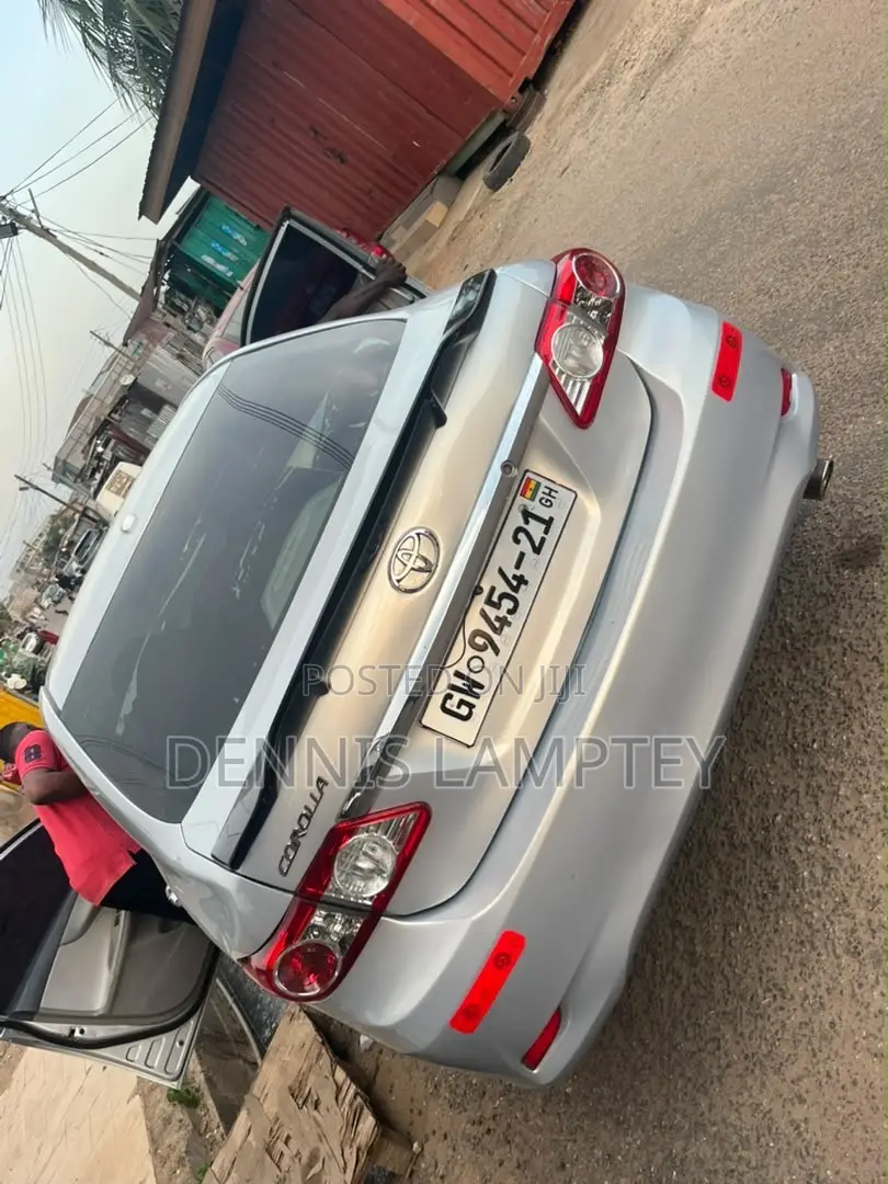 Toyota Corolla 2012 Silver