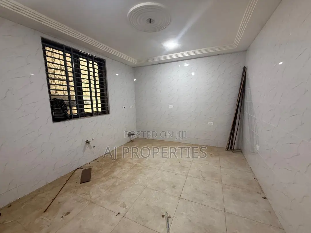 4bdrm House in Oyarifa for sale