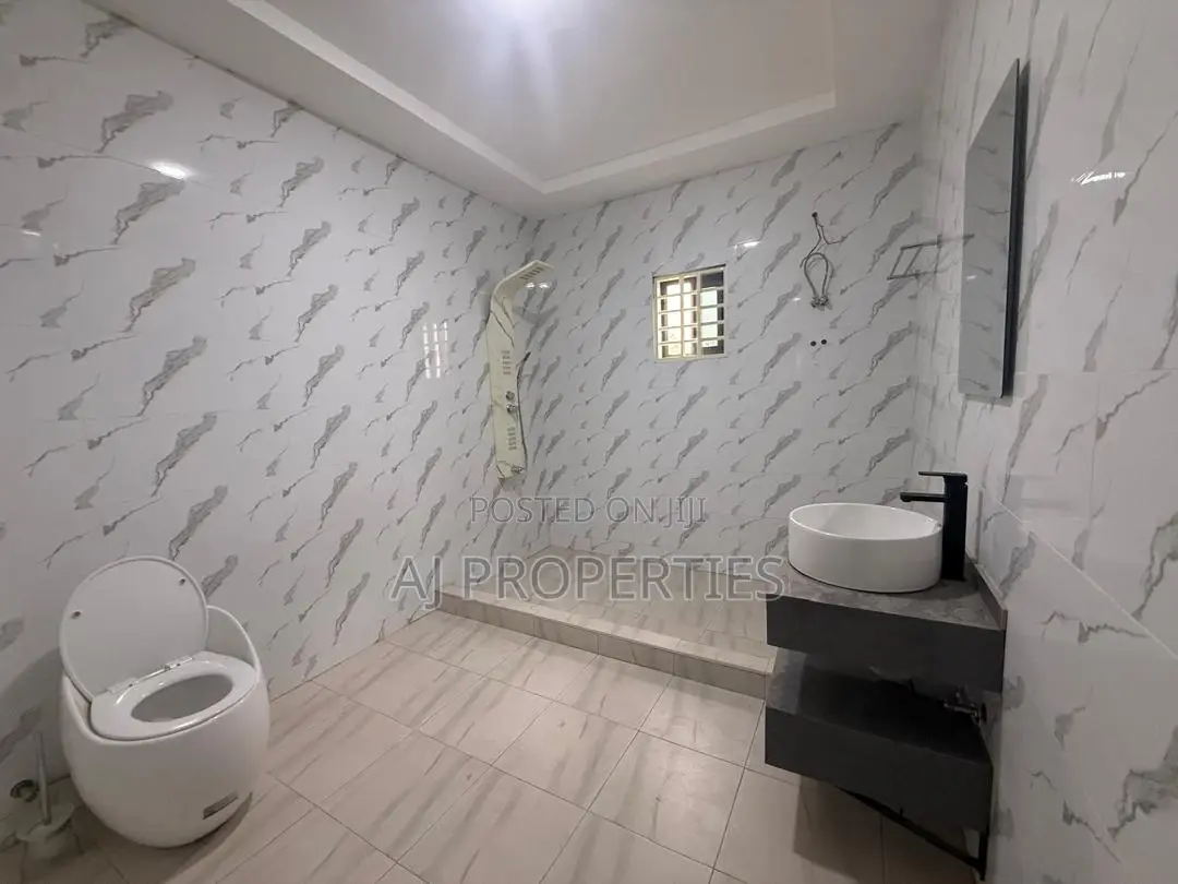 4bdrm House in Oyarifa for sale