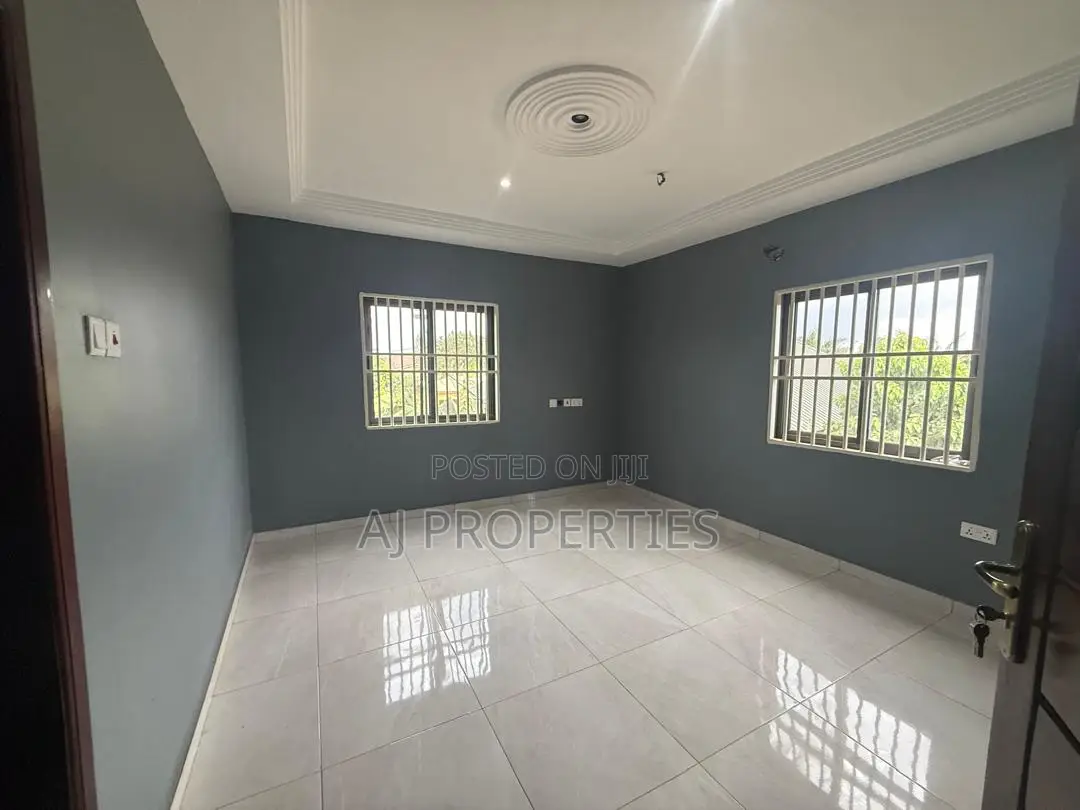 4bdrm House in Oyarifa for sale