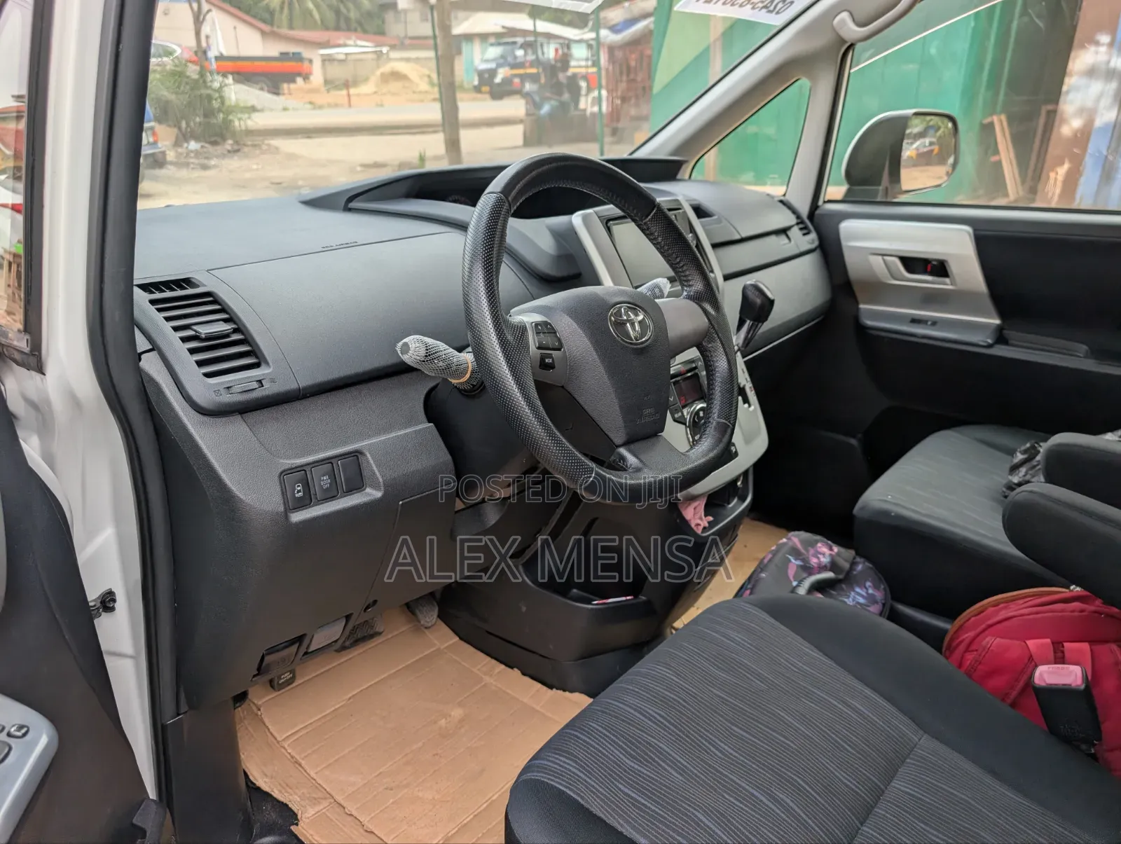 Toyota Voxy 2013 White
