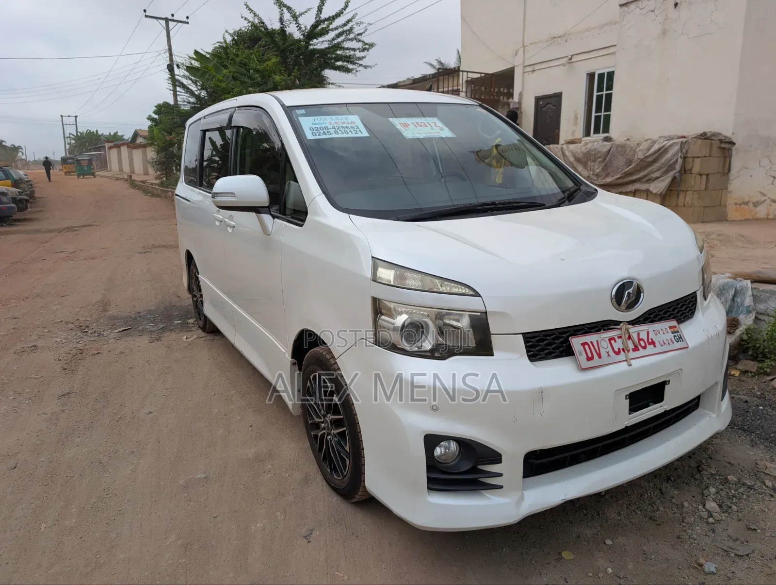 Toyota Voxy 2013 White