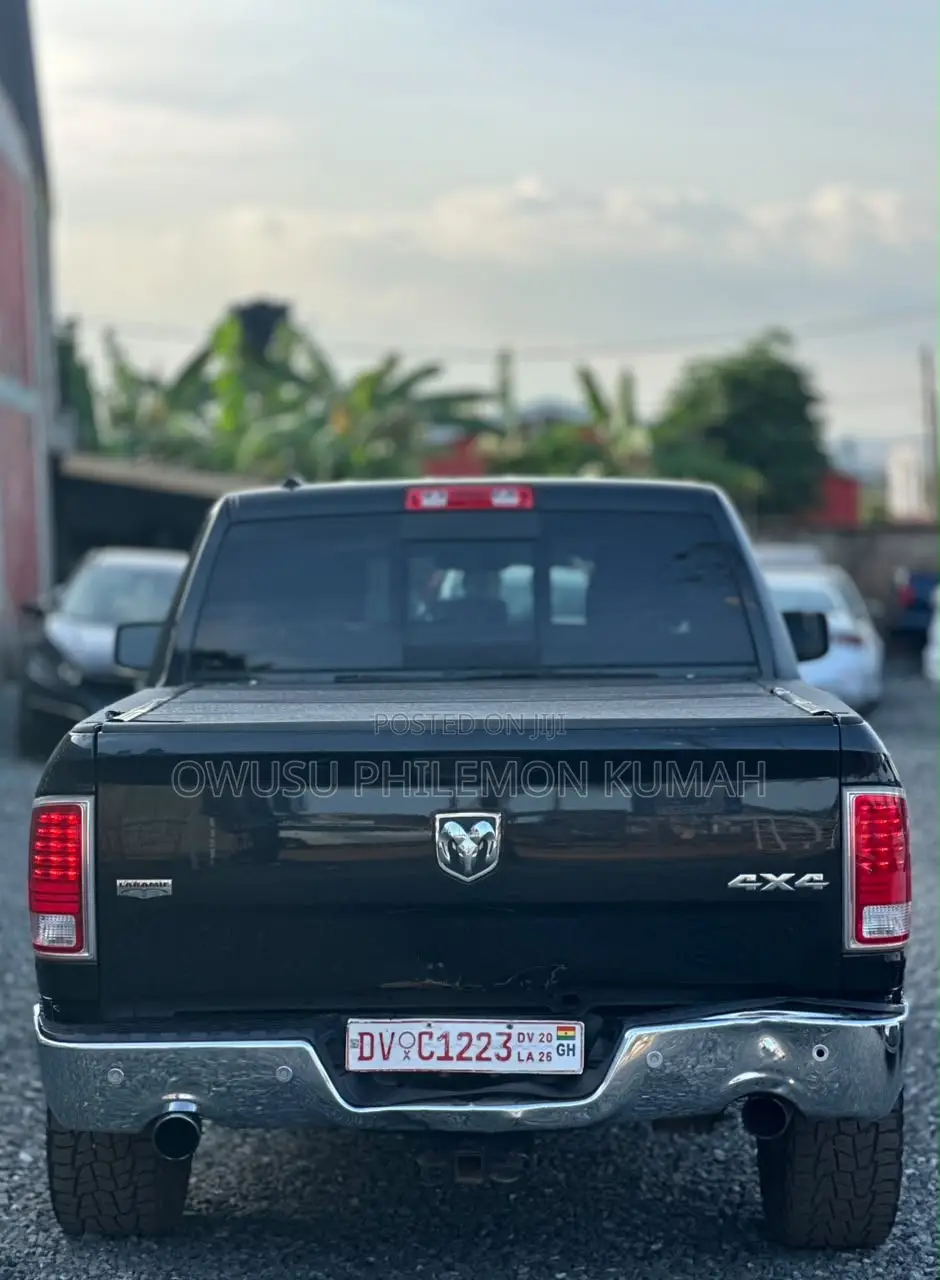 RAM 1500 2018 Black