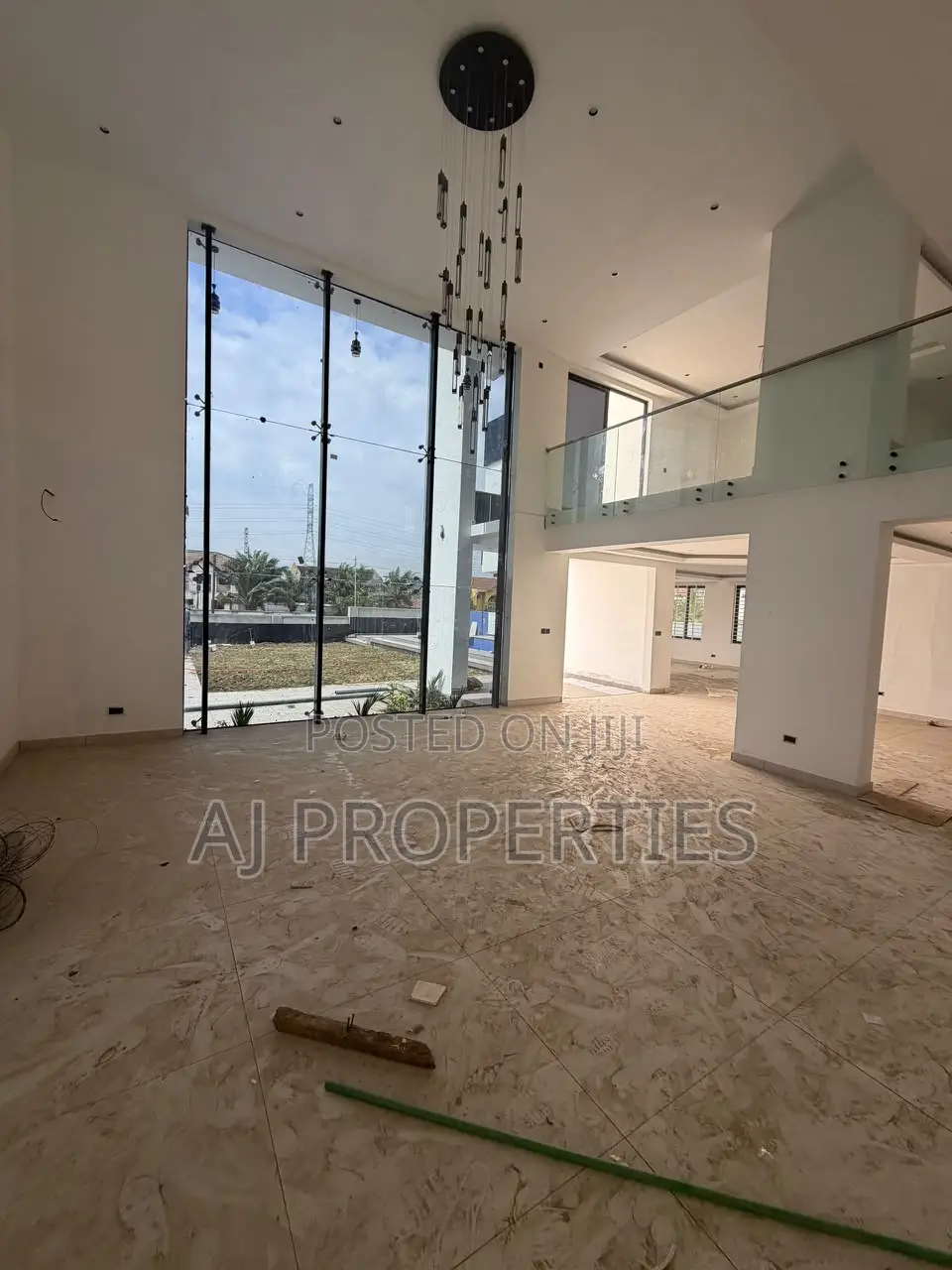 8bdrm House in East Legon for sale
