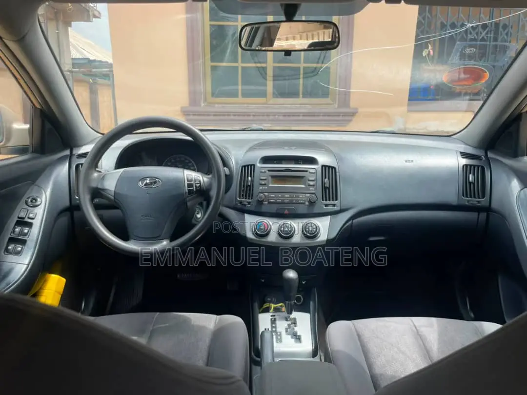 Hyundai Elantra GLS 2010 Gold
