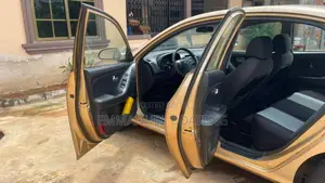 Hyundai Elantra GLS 2010 Gold