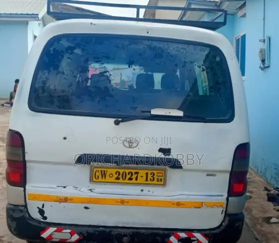 Toyota HiAce 1999 Grey