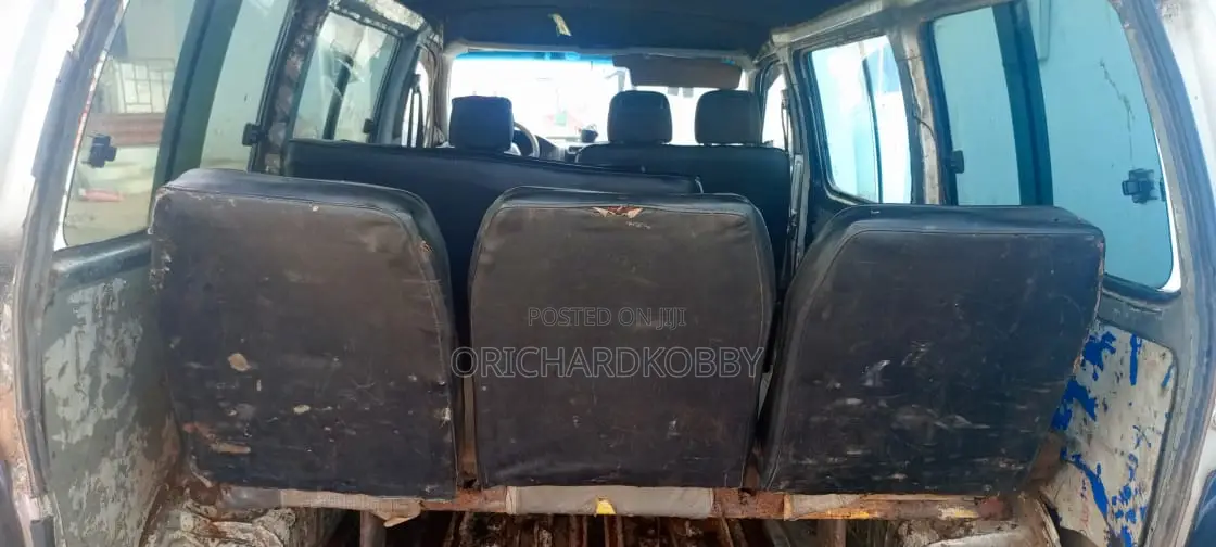 Toyota HiAce 1999 Grey