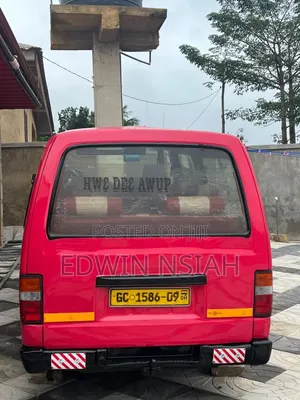 Nissan Caravan (Urvan) 1999