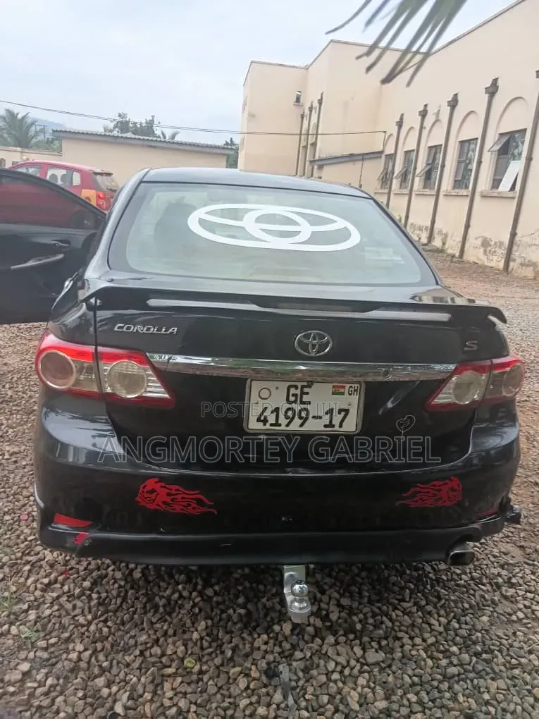 Toyota Corolla 2012 Brown
