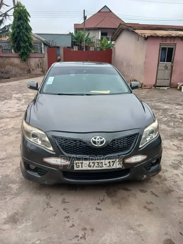 Toyota Camry SE 4dr Sedan (2.5L 4cyl 6AM) 2010 Gray