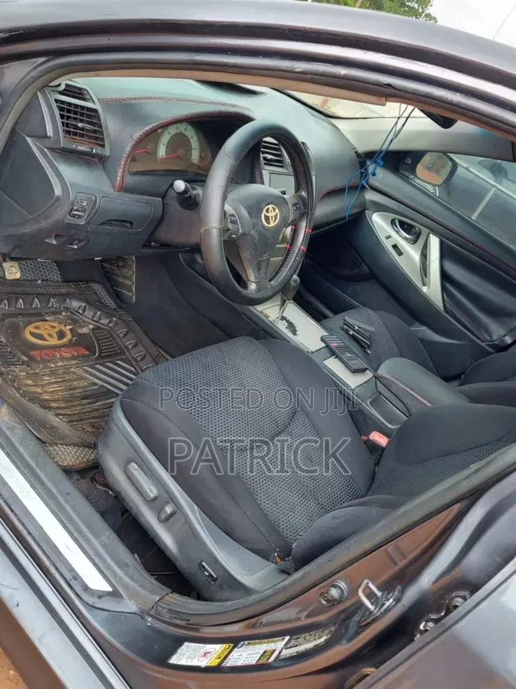 Toyota Camry SE 4dr Sedan (2.5L 4cyl 6AM) 2010 Gray
