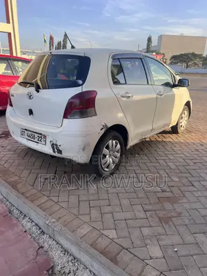 Toyota Vitz 1.3 AWD 3dr 2010 White