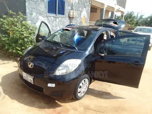 Toyota Vitz 2010 Black