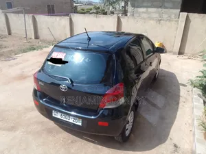 Toyota Vitz 2010 Black