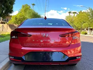 Hyundai Elantra 2020 Red