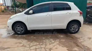 Toyota Vitz 1.0 FWD 3dr 2014 White