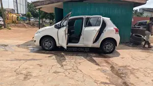 Toyota Vitz 1.0 FWD 3dr 2014 White