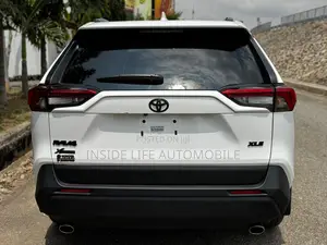 Toyota RAV4 2025 White