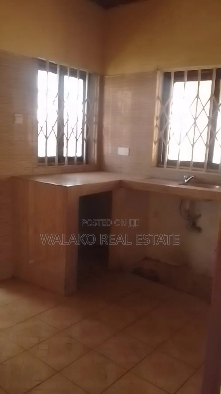 2bdrm Apartment in Awoshie for rent