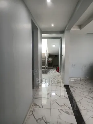 4bdrm House in School Junction for rent