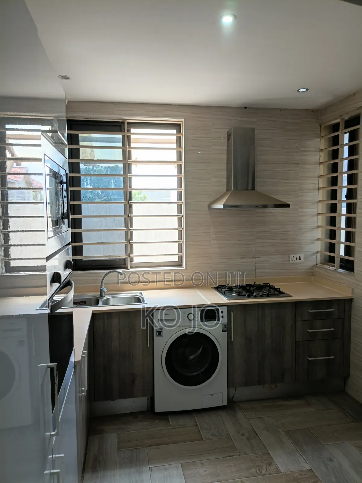 4bdrm House in School Junction for rent
