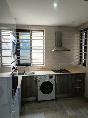 4bdrm House in School Junction for rent