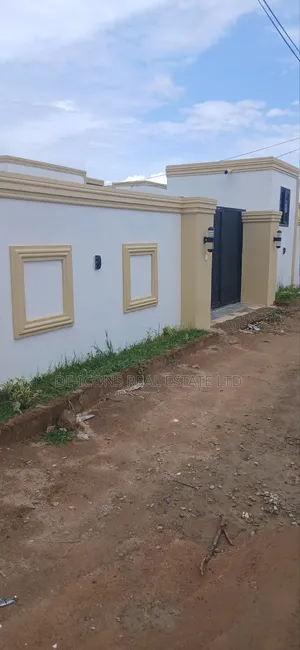 4bdrm Mansion in De-Icons Real Estate, Awutu Senya East Municipal