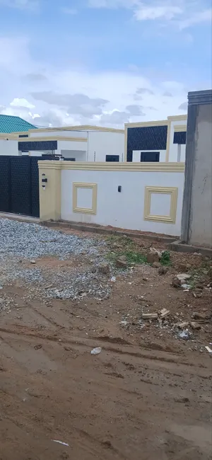 4bdrm Mansion in De-Icons Real Estate, Awutu Senya East Municipal
