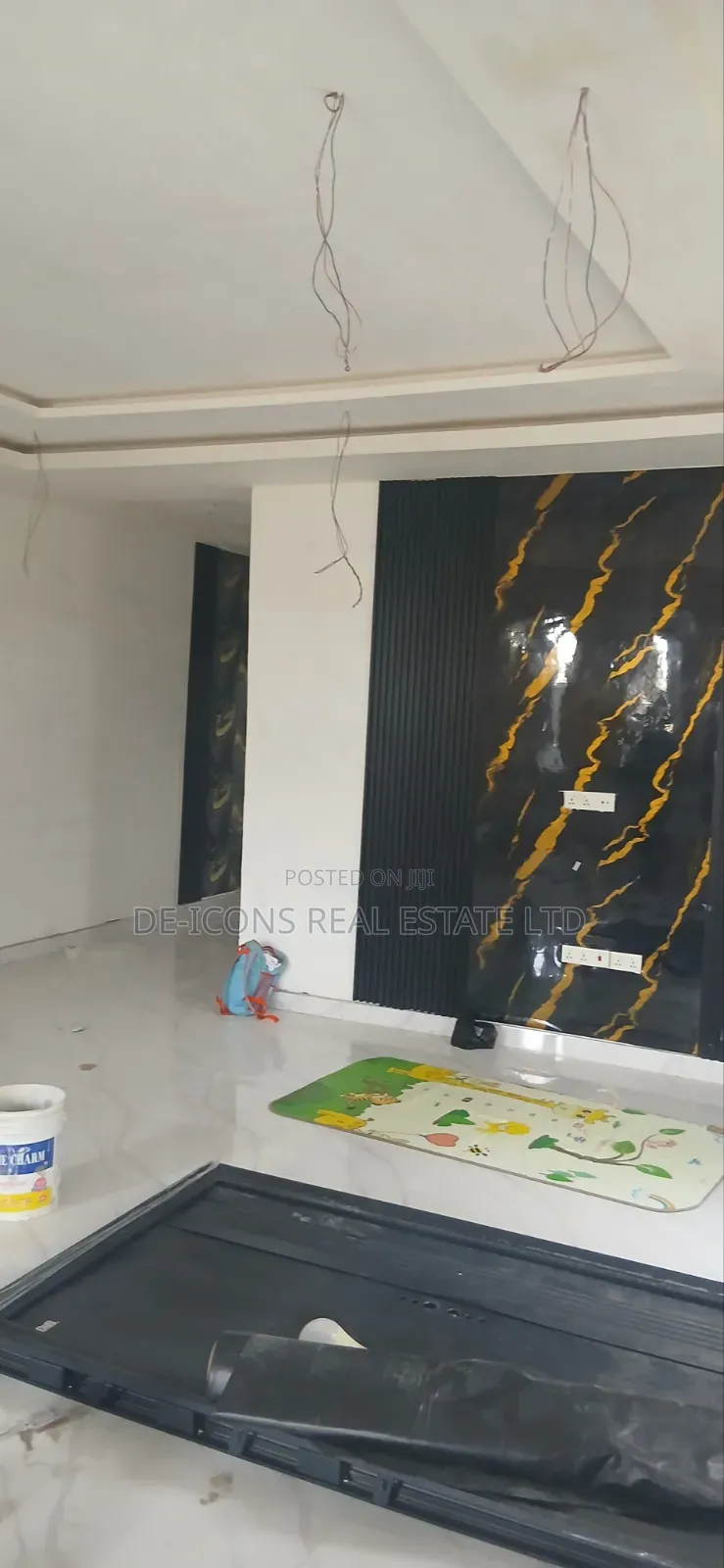 4bdrm Mansion in De-Icons Real Estate, Awutu Senya East Municipal