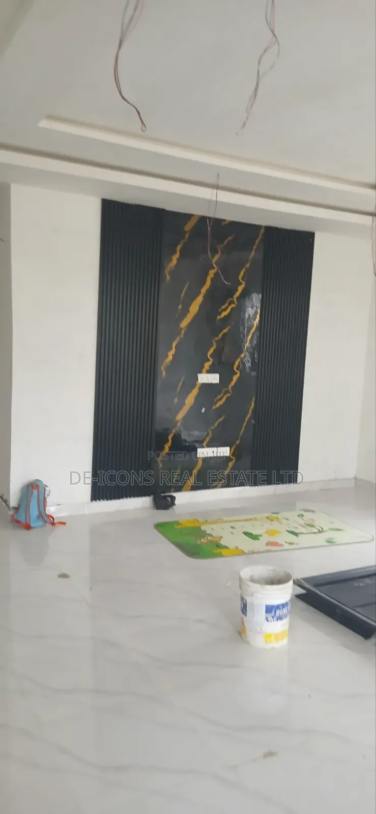 4bdrm Mansion in De-Icons Real Estate, Awutu Senya East Municipal