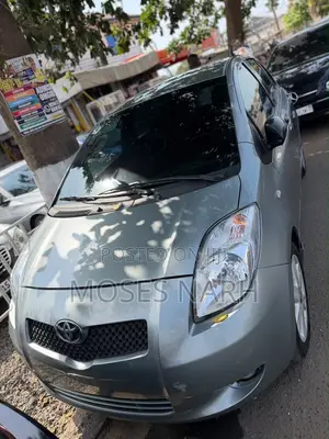 Toyota Yaris Base Hatchback 3dr 2011 Gray