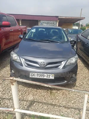 Toyota Corolla LE 4dr Sedan (1.8L 4cyl 4A) 2013 Gray