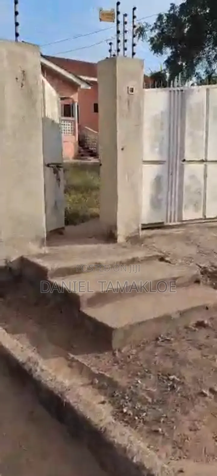 3bdrm House in Daniel Tamakloe, Weija Junction for sale