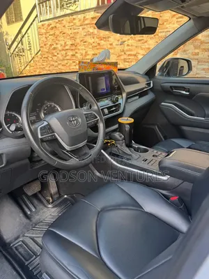 Toyota Highlander XLE AWD 2024 Pearl