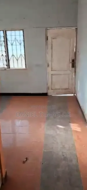3bdrm House in Daniel Tamakloe, Weija Junction for sale