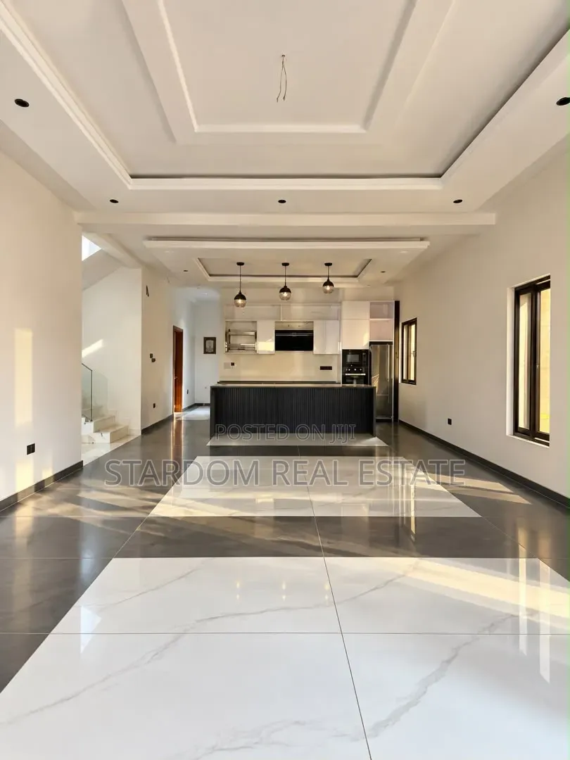 4bdrm Duplex in Adenta Amponah, Barrier for sale