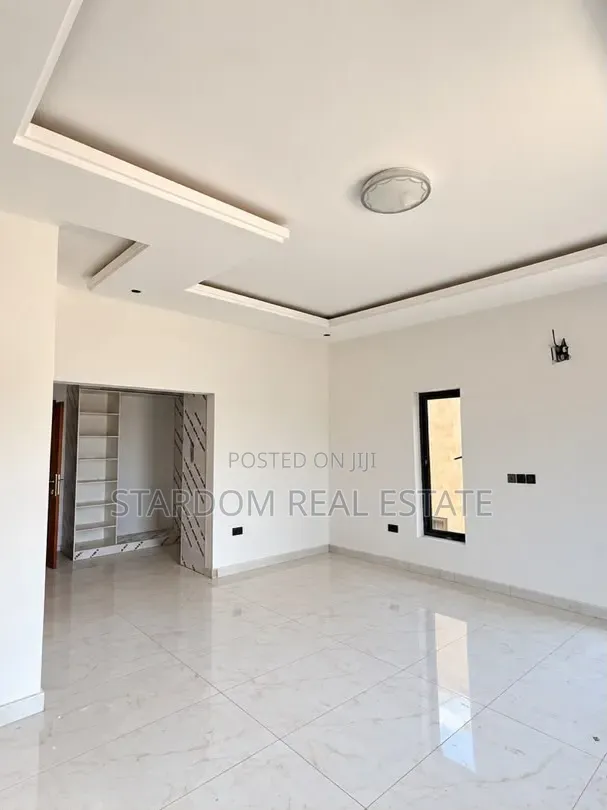 4bdrm Duplex in Adenta Amponah, Barrier for sale