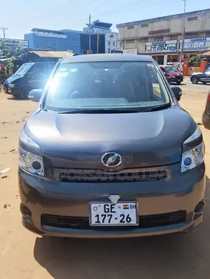 Toyota Voxy 2013 Gray